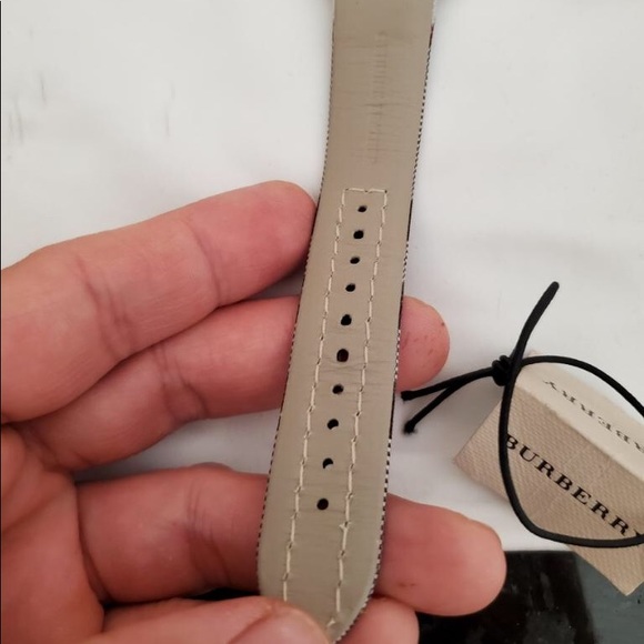 Burberry watch - Picture 7 of 8